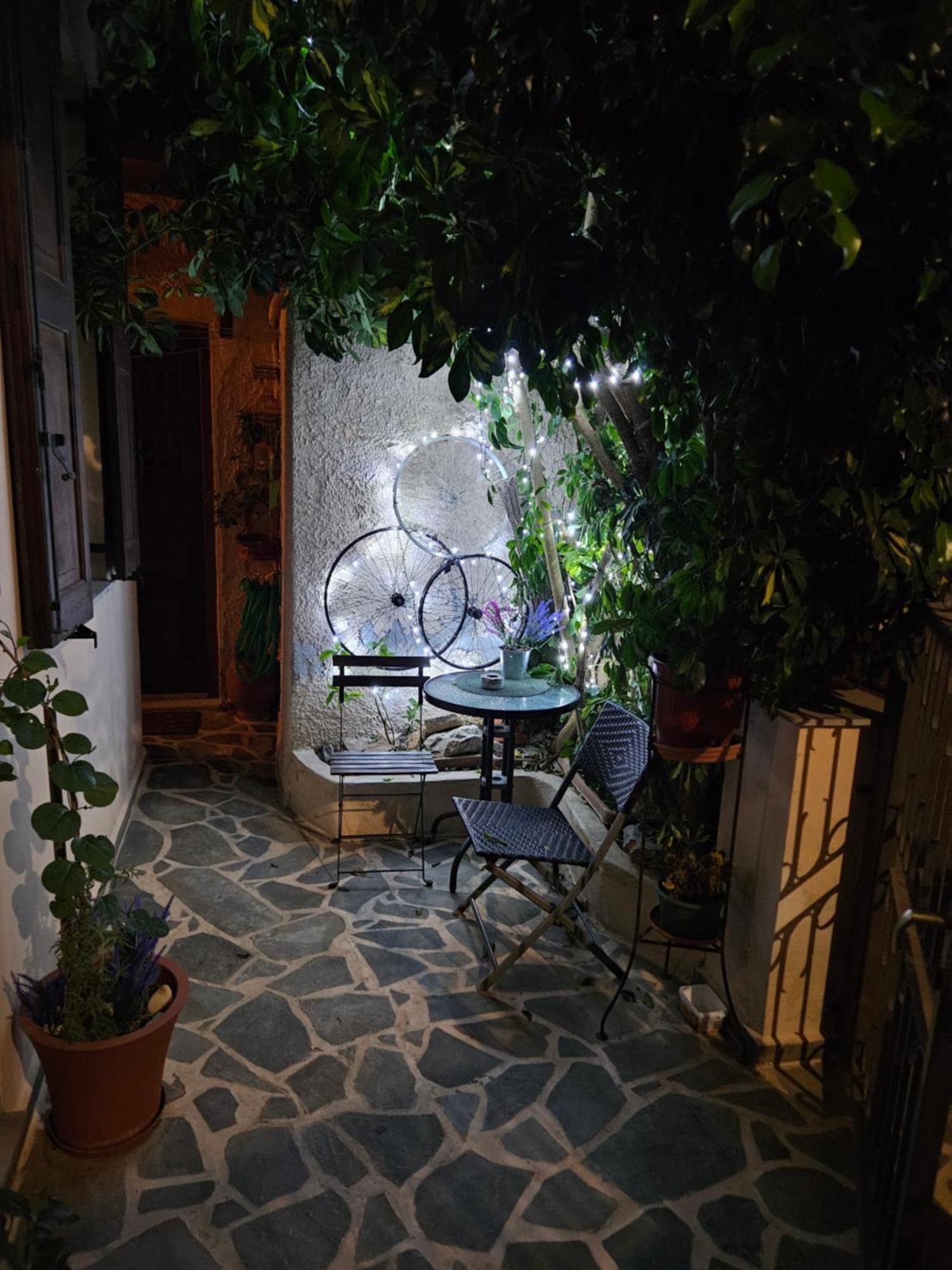 Simple And Special Apartment Ermoupoli Exterior photo